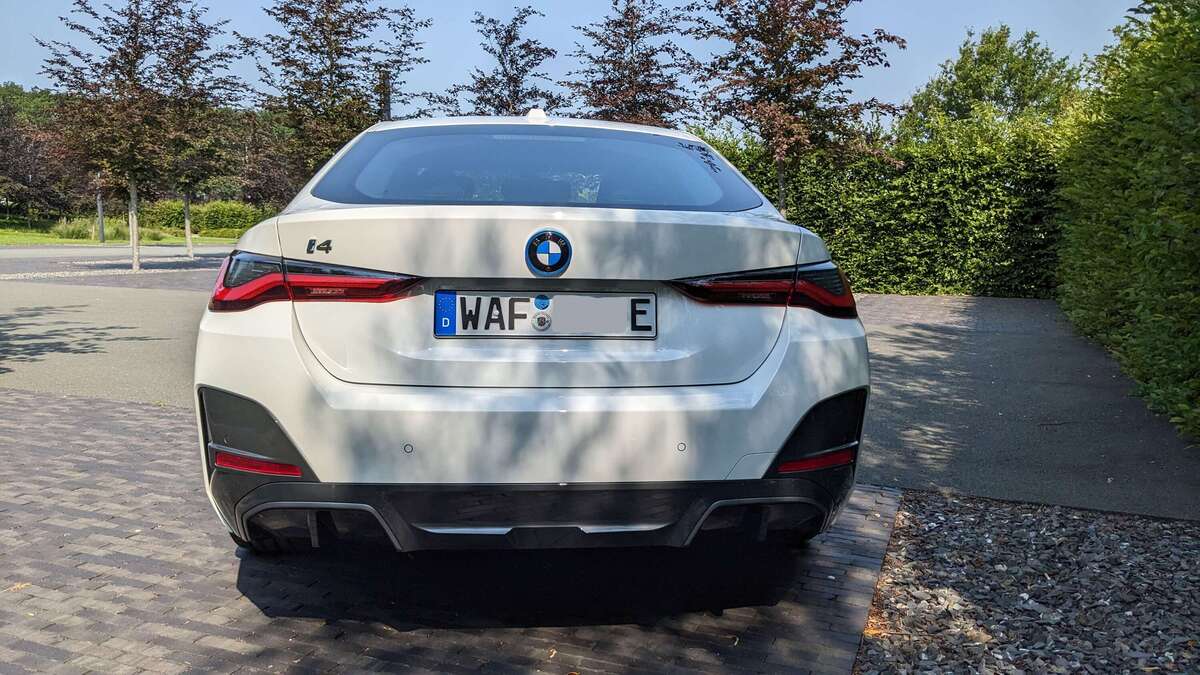BMW i4 edrive35 M-Paket alpinweiss