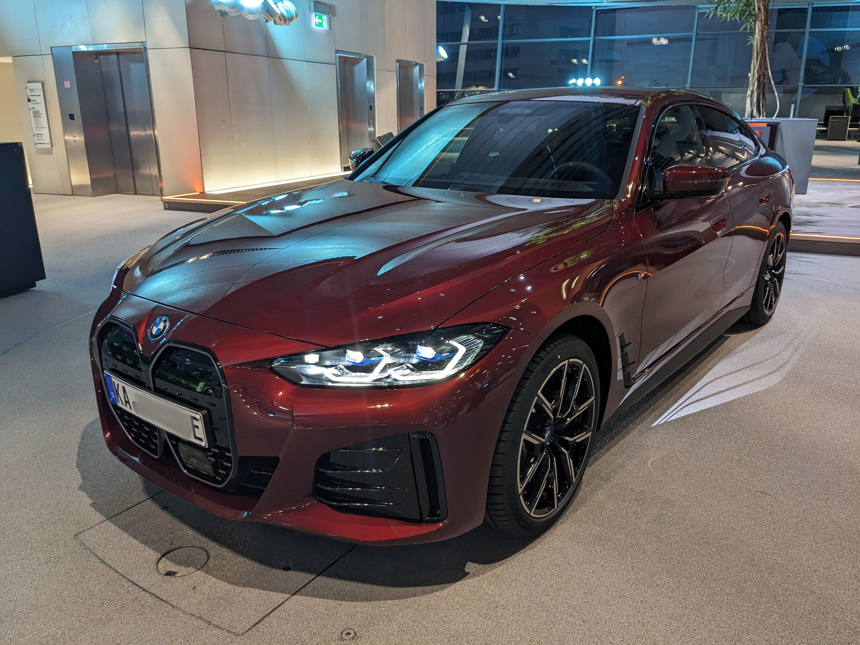 Abholung BMW i4 eDrive 40 (Aventurinrot M Sport Pro)